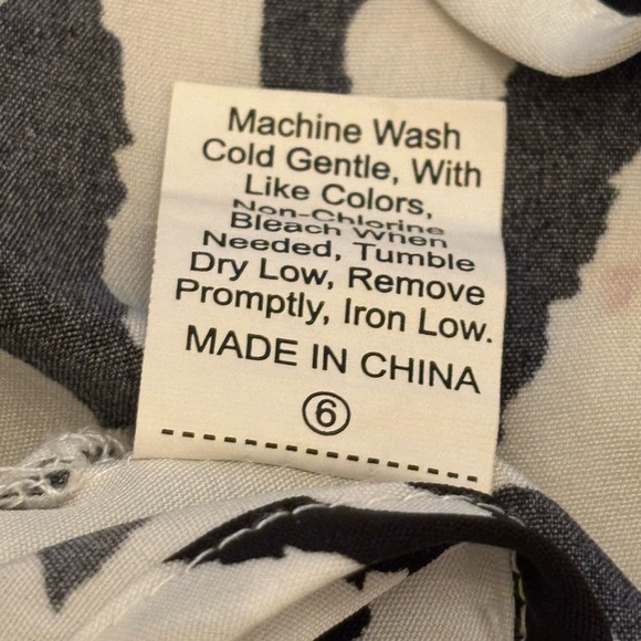 SHEIN ZEBRA PRINT LONG SLEEVE OPEN BACK CROP TOP SZ MEDIUM - Picture 10 of 10